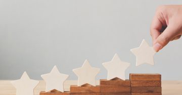 Escadinha de 5 estrelas representando a autoavaliação de desempenho profissional