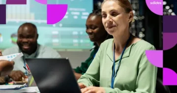 Interface de sistema digital exibindo a gestão de folha de pagamento para múltiplos CNPJs em uma tela de computador