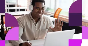 gestor de rh analisando múltiplas políticas de férias